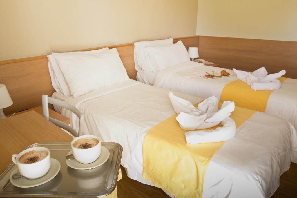 ליגננו סביאדורו Hotel La Fenice חדר תמונה